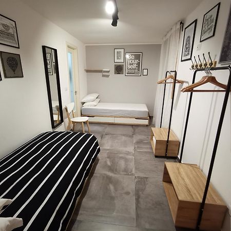 The Black Dog House Valenzano Buitenkant foto