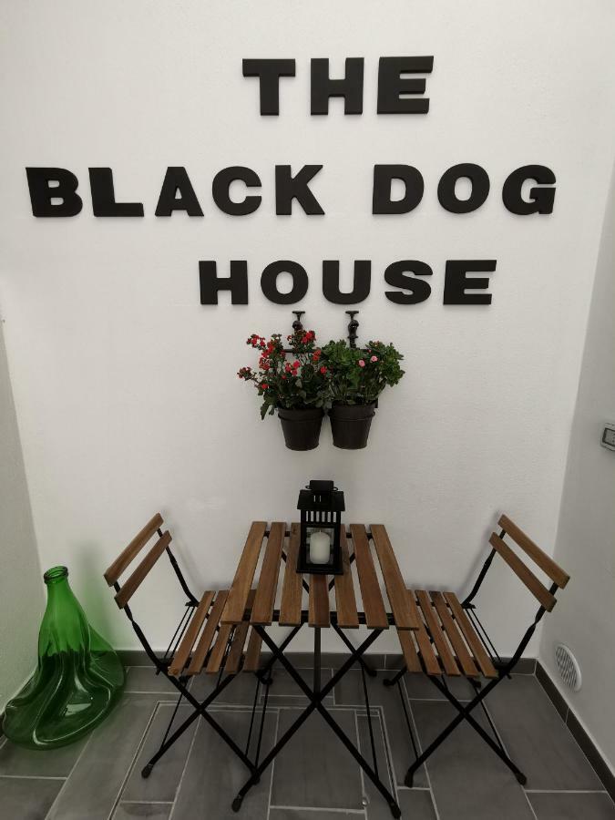 The Black Dog House Valenzano Buitenkant foto
